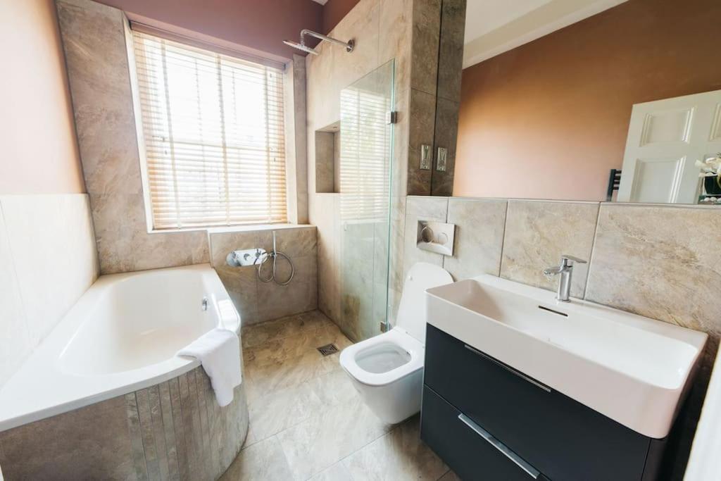 Luxury, Central, Sun-Filled 3 Bed Haven In Bath Exterior photo