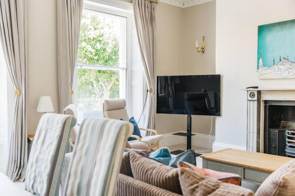 Luxury, Central, Sun-Filled 3 Bed Haven In Bath Exterior photo